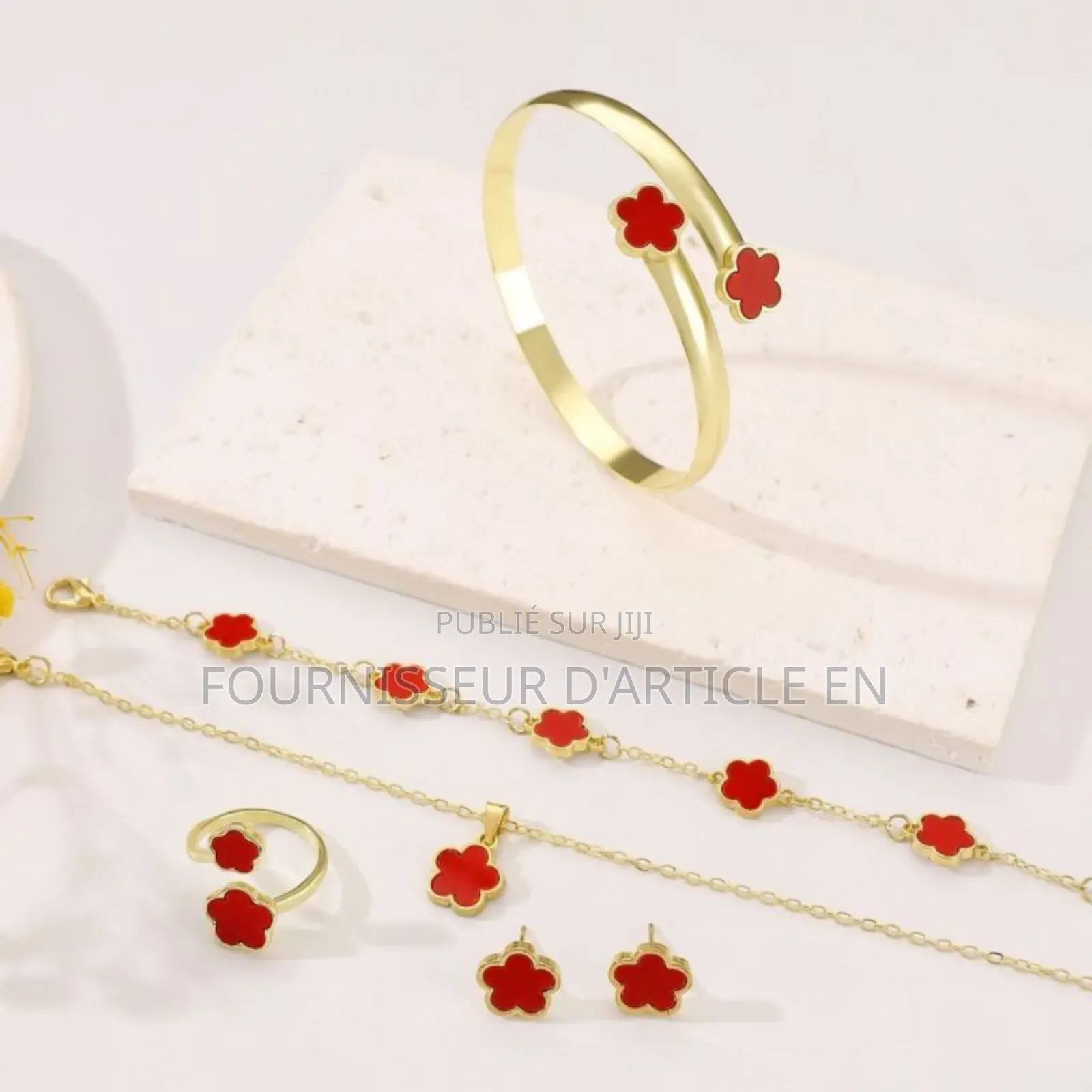 Motif Floral Délicat Et Simple, Vendu Uniquement En Gros