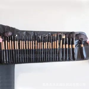 Ensemble De 32 Pinceaux De Maquillage, Vendu Uniquement En Gros.