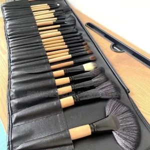 Ensemble De 32 Pinceaux De Maquillage, Vendu Uniquement En Gros.