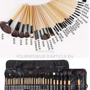 Ensemble De 32 Pinceaux De Maquillage, Vendu Uniquement En Gros.
