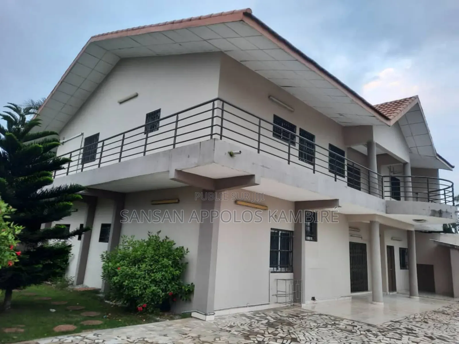 5chbre Duplex dans Duplex 8 Pièces À La, Cocody à Vendre