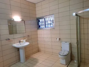 5chbre Duplex dans Duplex 8 Pièces À La, Cocody à Vendre