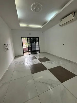 5chbre Duplex dans Duplex 8 Pièces À La, Cocody à Vendre