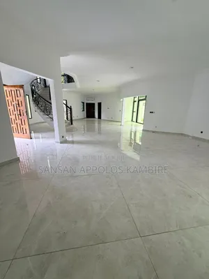 Furnished 4chbre Duplex dans Magnifique Villa À, Cocody à Vendre