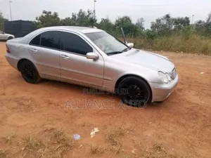 Mercedes-Benz C200 2002 Gris