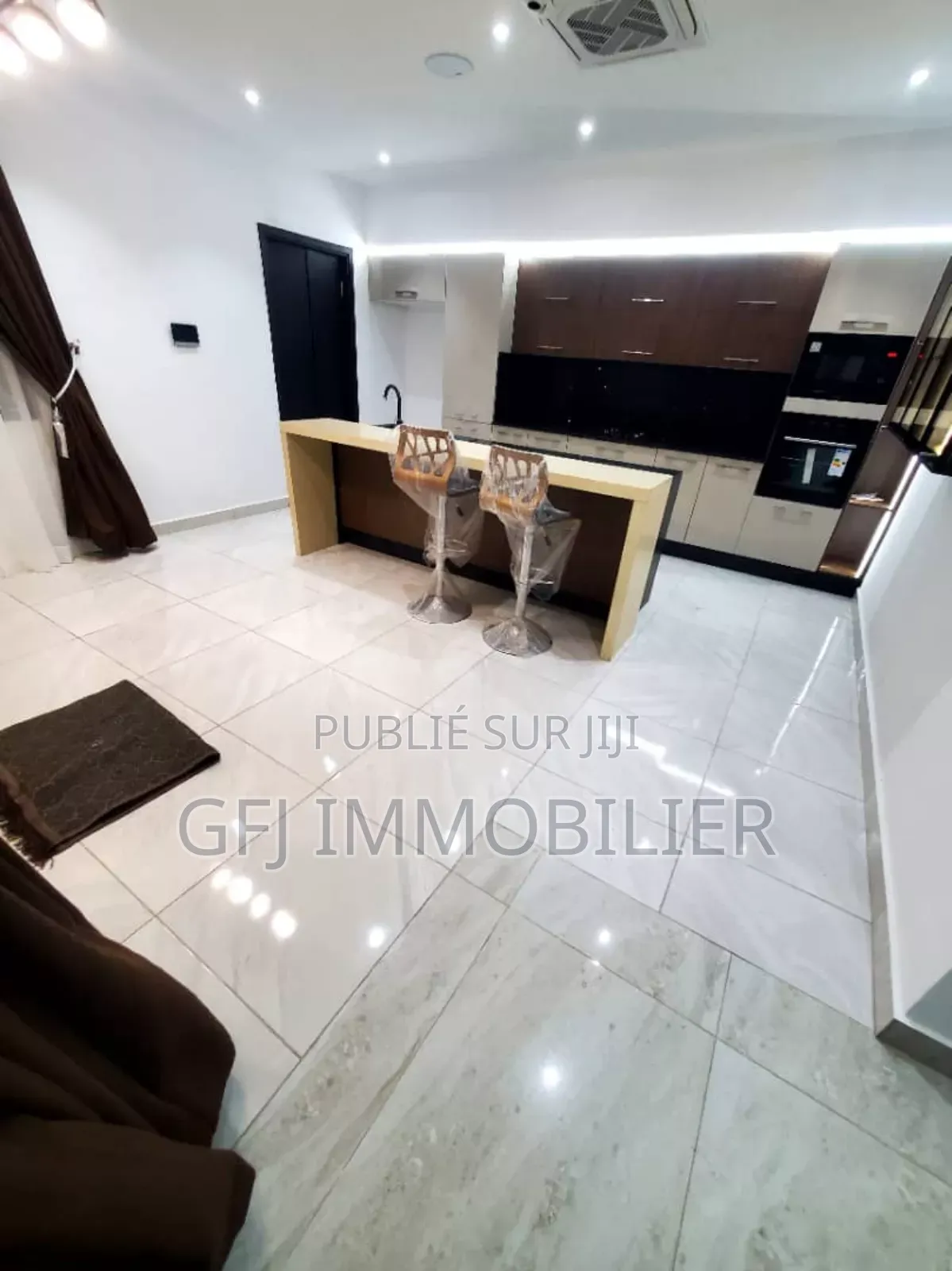 5chbre Duplex dans G.F.J Immobilier, Cocody à Vendre