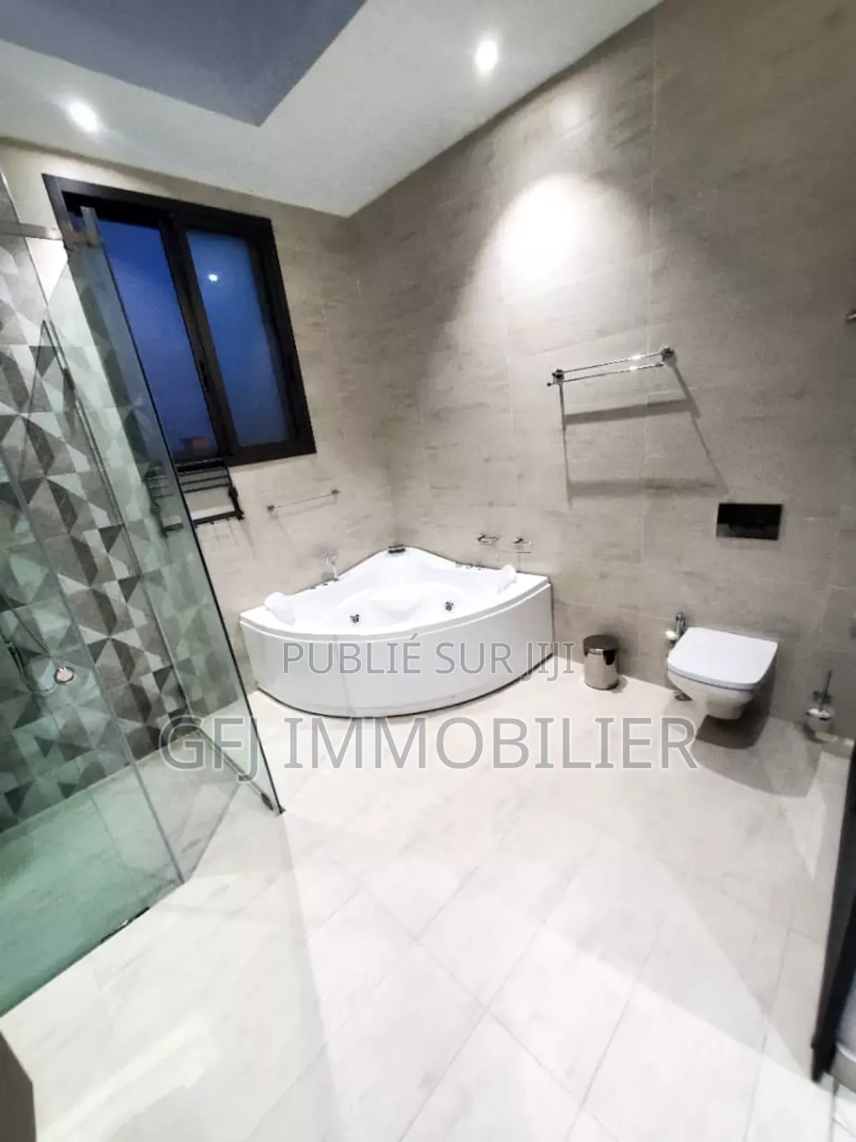 5chbre Duplex dans G.F.J Immobilier, Cocody à Vendre