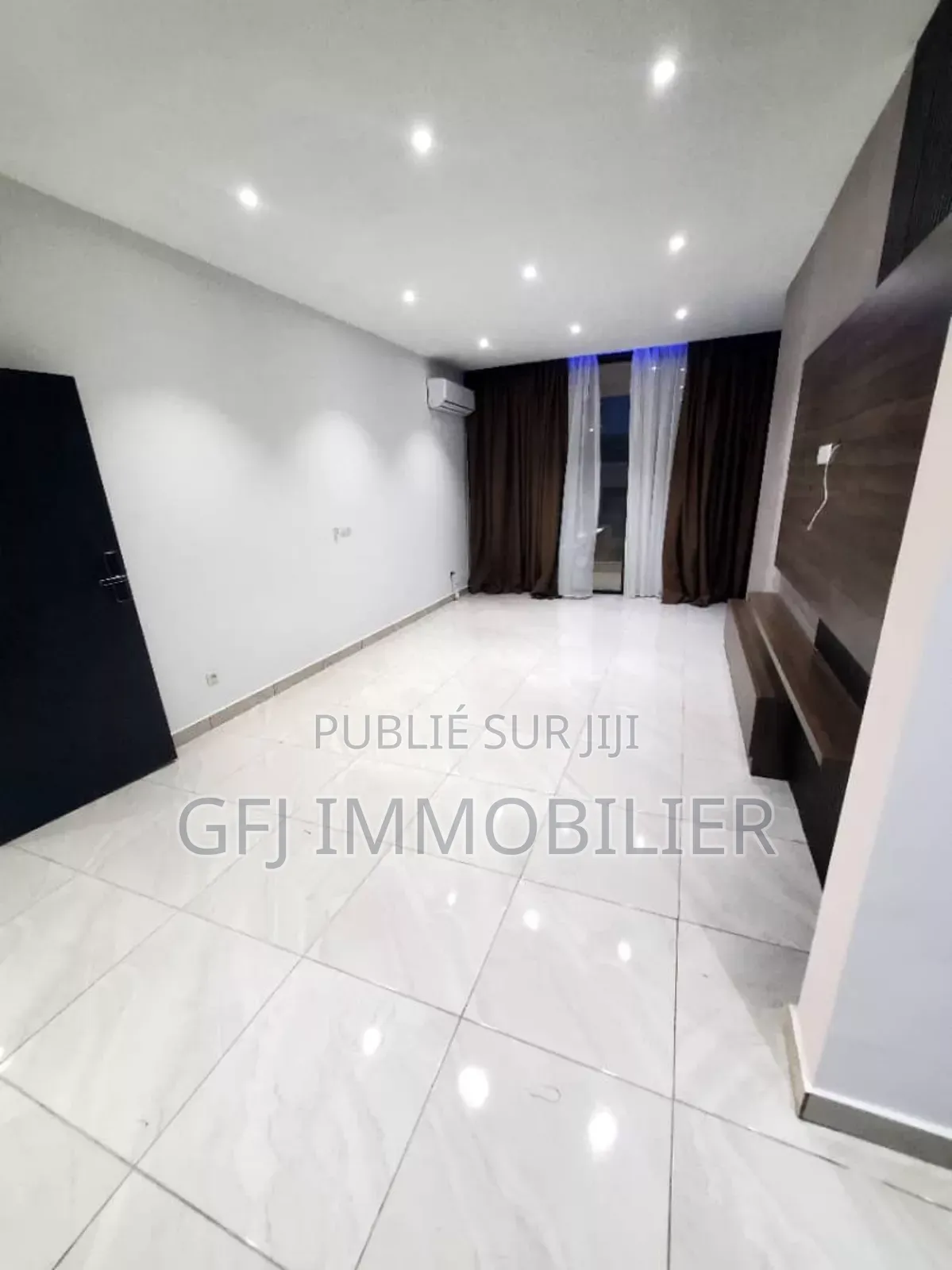 5chbre Duplex dans G.F.J Immobilier, Cocody à Vendre