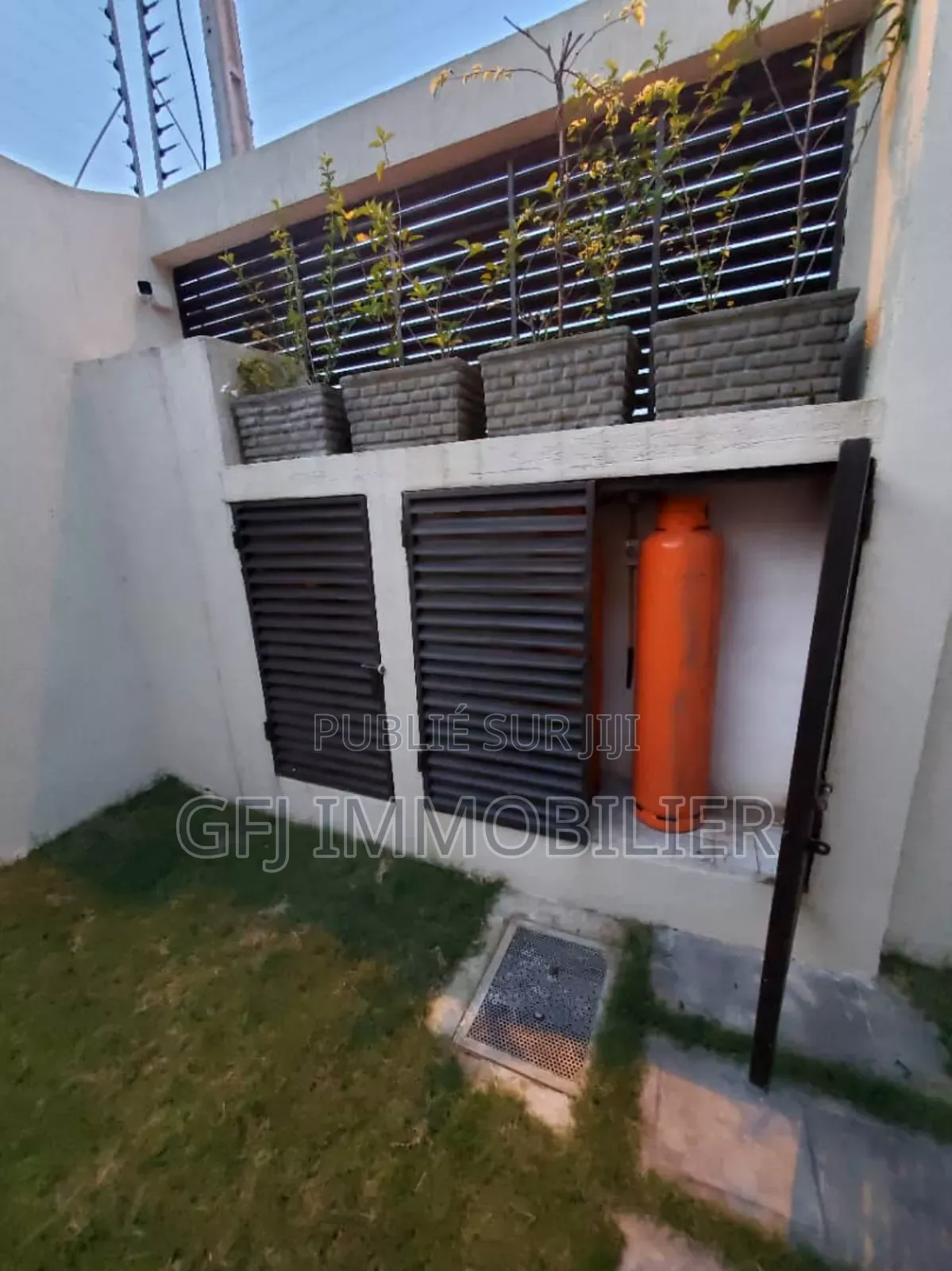 5chbre Duplex dans G.F.J Immobilier, Cocody à Vendre