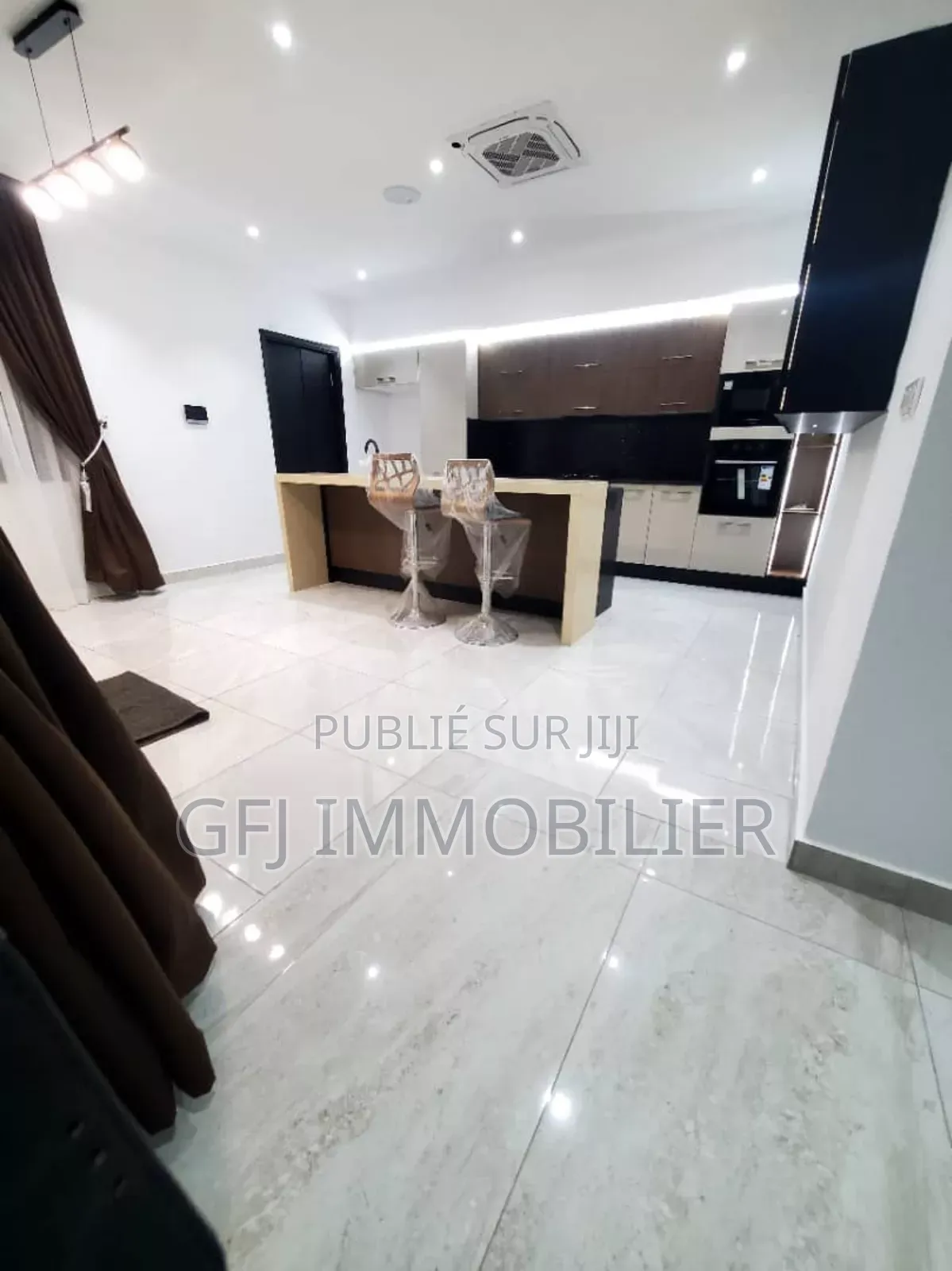 5chbre Duplex dans G.F.J Immobilier, Cocody à Vendre