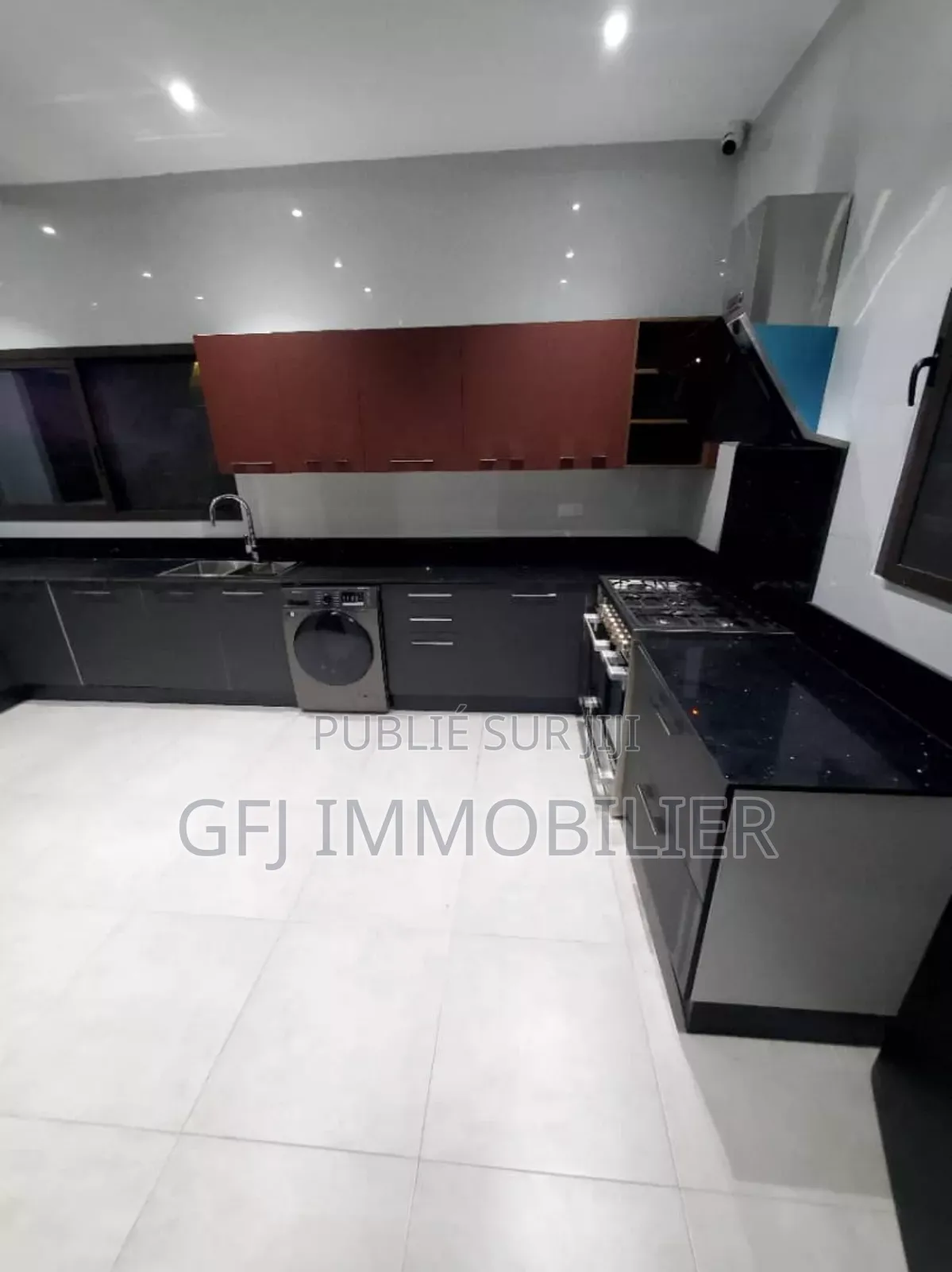 5chbre Duplex dans G.F.J Immobilier, Cocody à Vendre