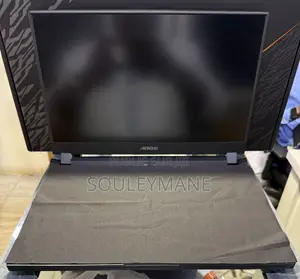 Ordinateur portable Gigabyte AERO 15 16GB Intel Core i7 SSD 512GB