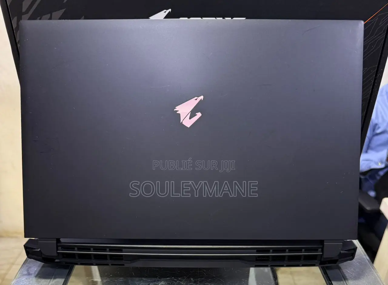 Ordinateur portable Gigabyte AERO 15 16GB Intel Core i7 SSD 512GB