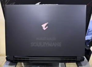 Ordinateur portable Gigabyte AERO 15 16GB Intel Core i7 SSD 512GB