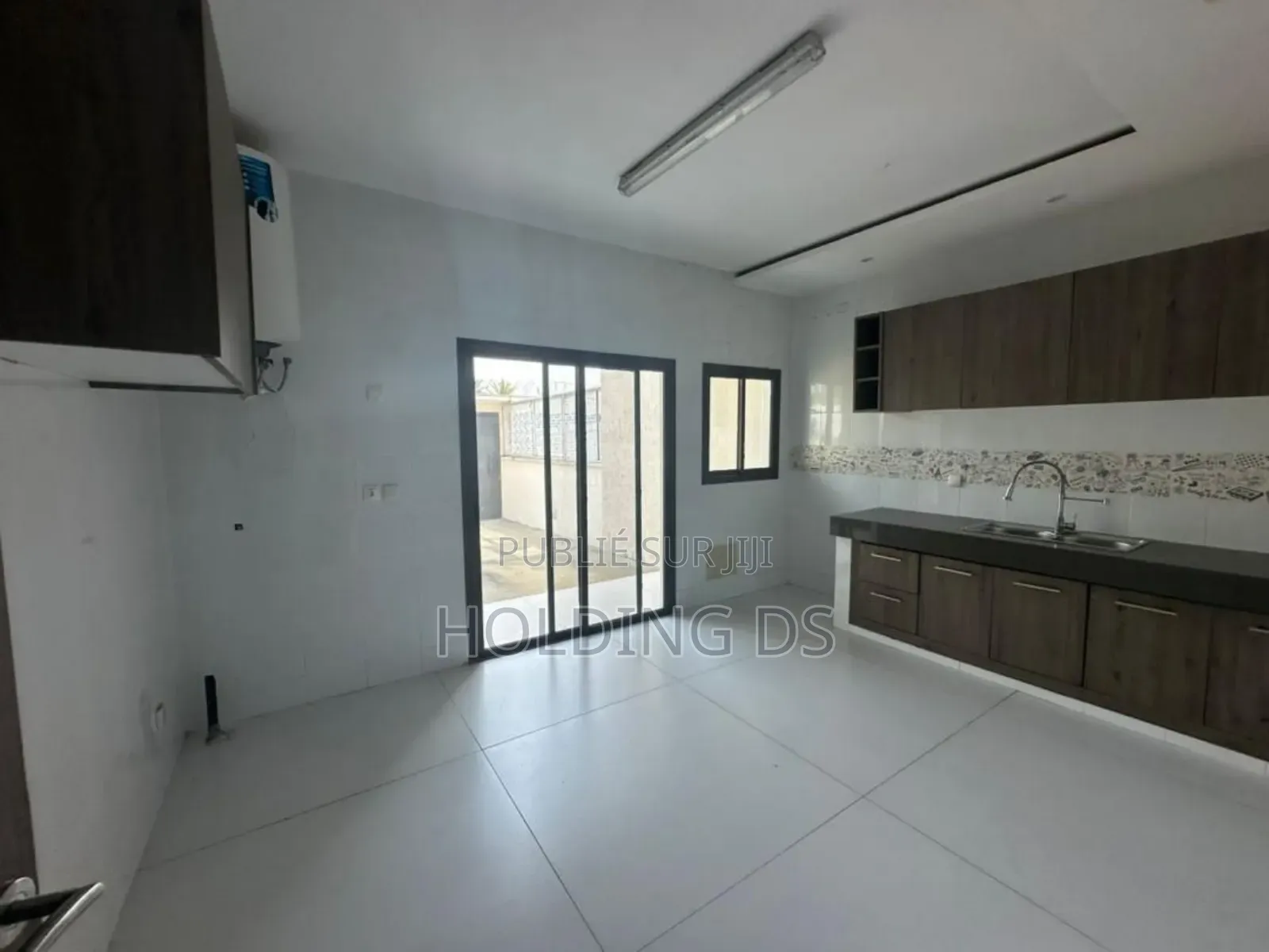 Furnished 4chbre Duplex dans Location Immobilière, Cocody à Louer