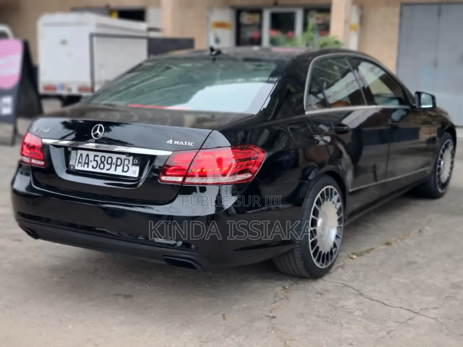Mercedes-Benz E350 Base 4Matic Sedan AWD (3.5L 6cyl 7A) 2011 Noir