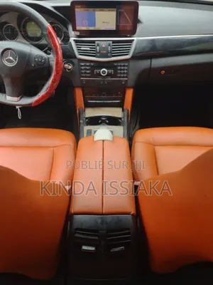 Mercedes-Benz E350 Base 4Matic Sedan AWD (3.5L 6cyl 7A) 2011 Noir