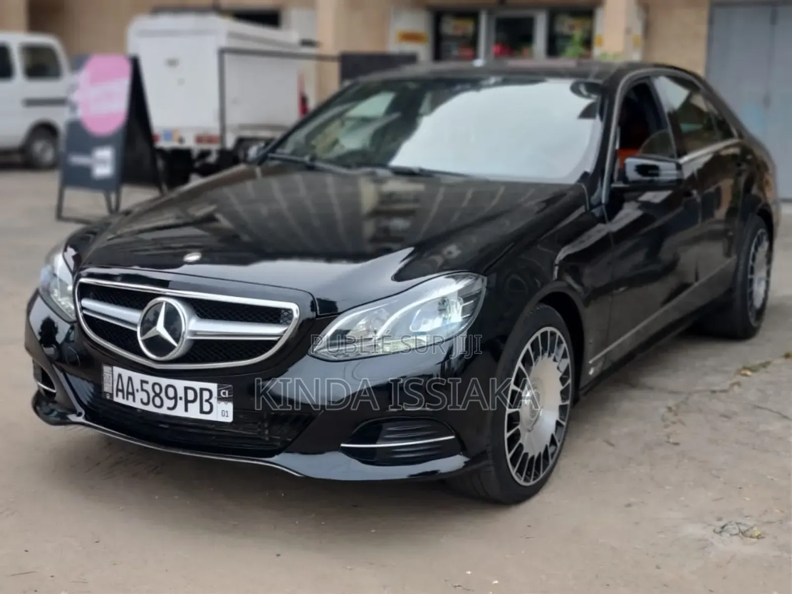 Mercedes-Benz E350 Base 4Matic Sedan AWD (3.5L 6cyl 7A) 2011 Noir