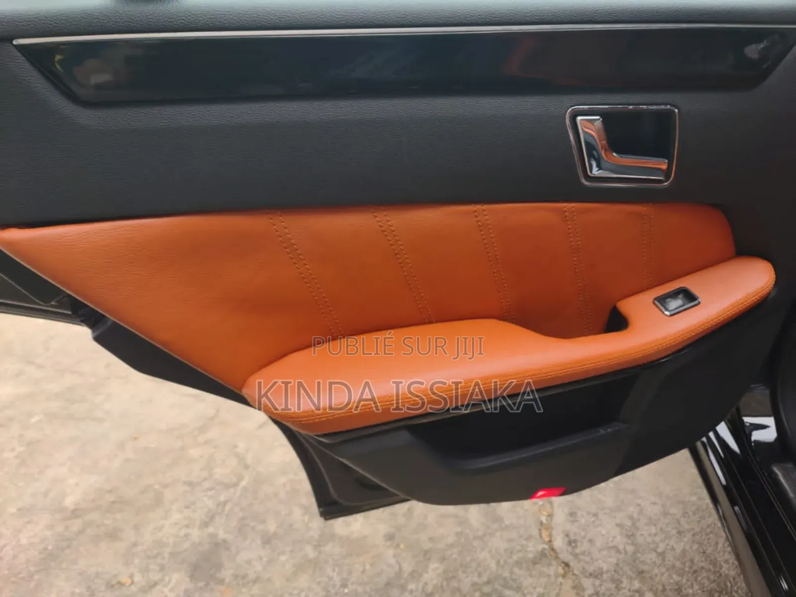 Mercedes-Benz E350 Base 4Matic Sedan AWD (3.5L 6cyl 7A) 2011 Noir