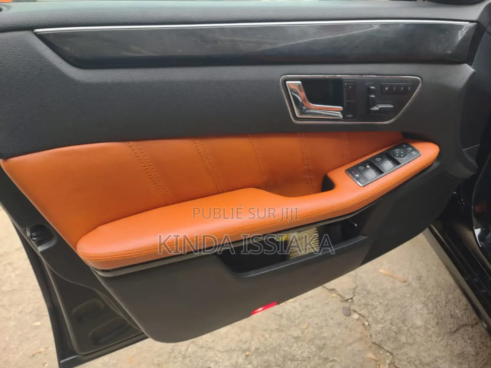 Mercedes-Benz E350 Base 4Matic Sedan AWD (3.5L 6cyl 7A) 2011 Noir