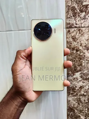 Nouveau Tecno Spark 20 Pro Plus 256 GB Doré