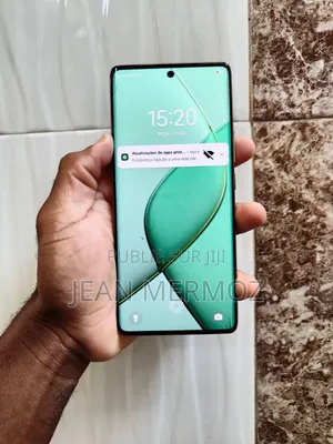 Nouveau Tecno Spark 20 Pro Plus 256 GB Doré