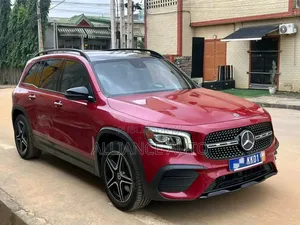 Mercedes-Benz GLB-Class 2022 Rouge