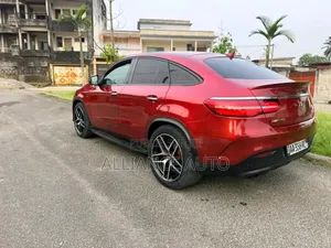 Mercedes-Benz GLE-Class 2018 Rouge