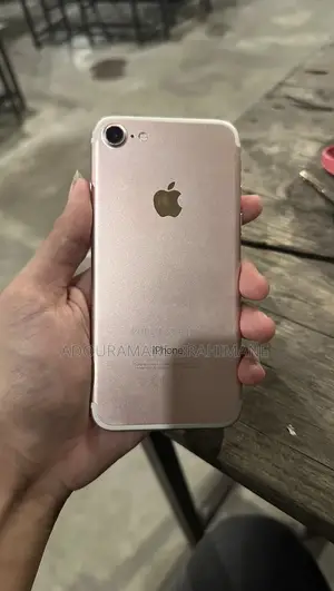 Nouveau Apple iPhone 7 128 GB Gris