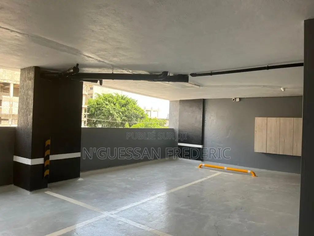 Magasin 30m2 À Céder À Marcory Résidentiel