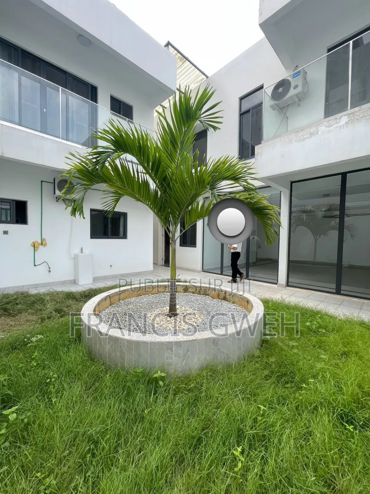 7chbre Duplex dans Francis Gweh, Cocody à Louer