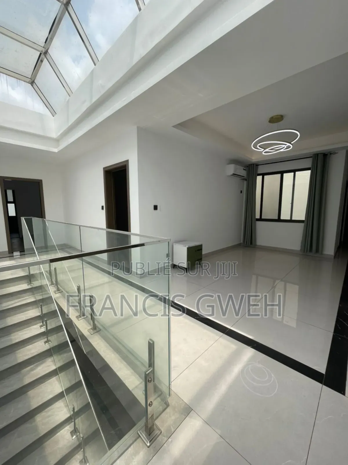 7chbre Duplex dans Francis Gweh, Cocody à Louer