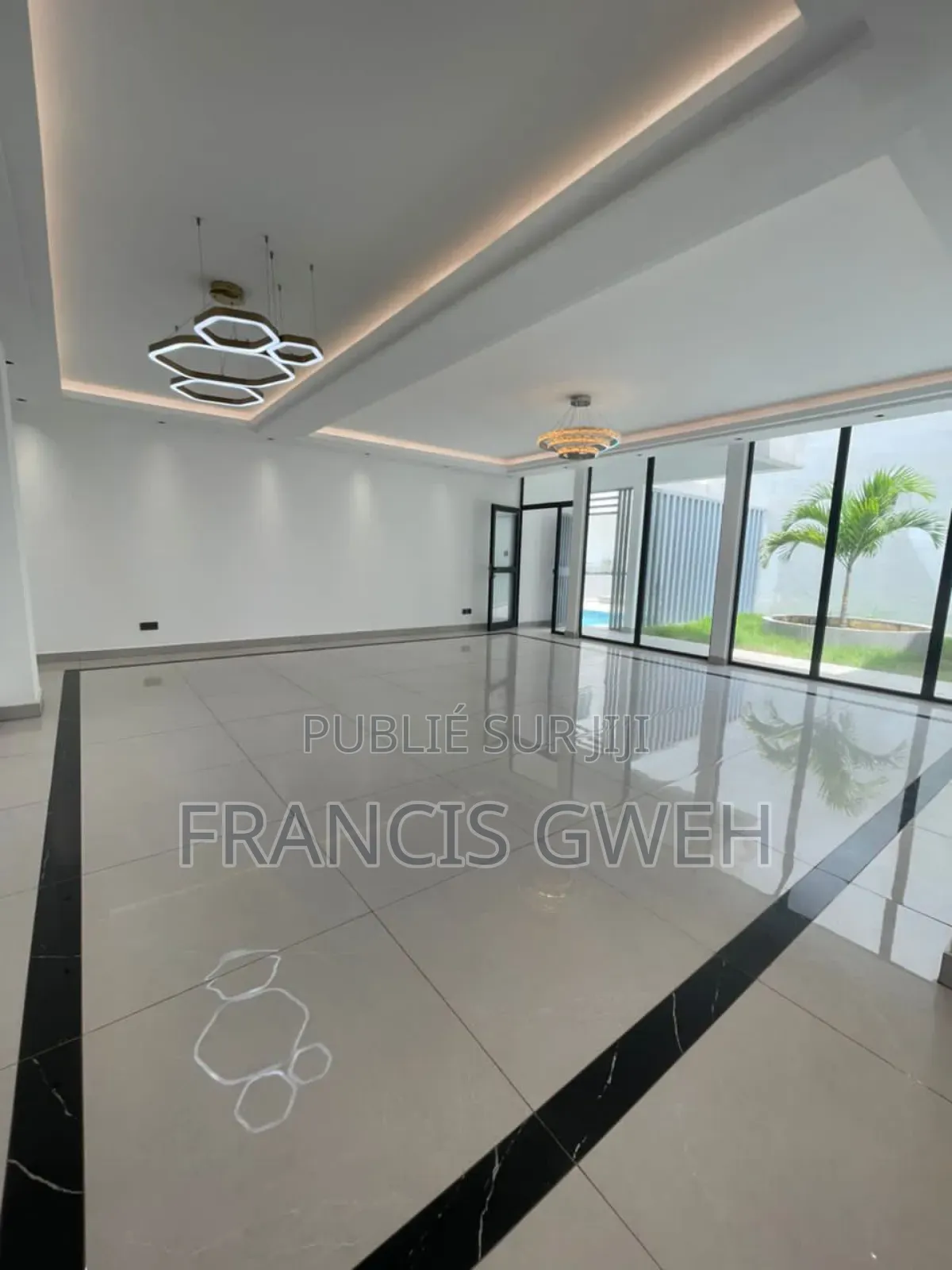 7chbre Duplex dans Francis Gweh, Cocody à Louer