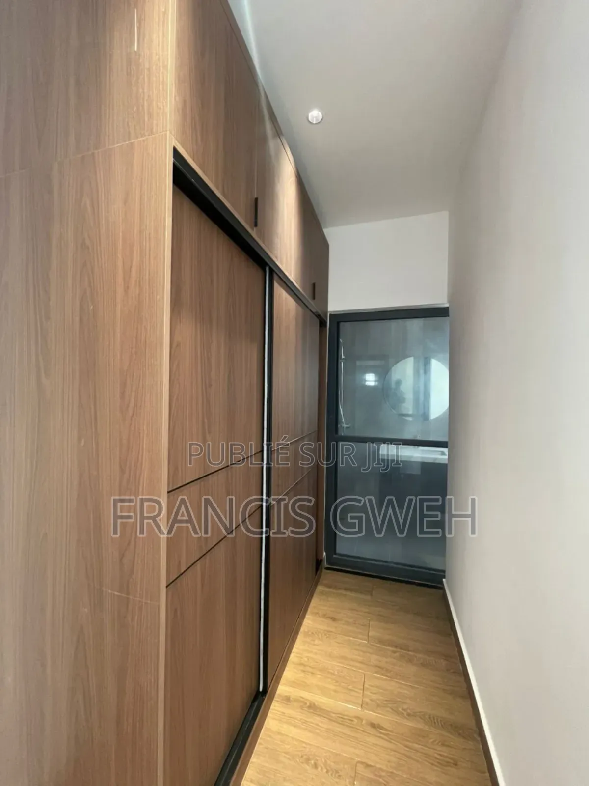 7chbre Duplex dans Francis Gweh, Cocody à Louer