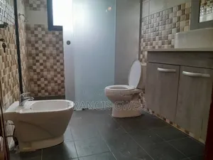 4chbre Duplex dans Francis Gweh, Cocody à Louer