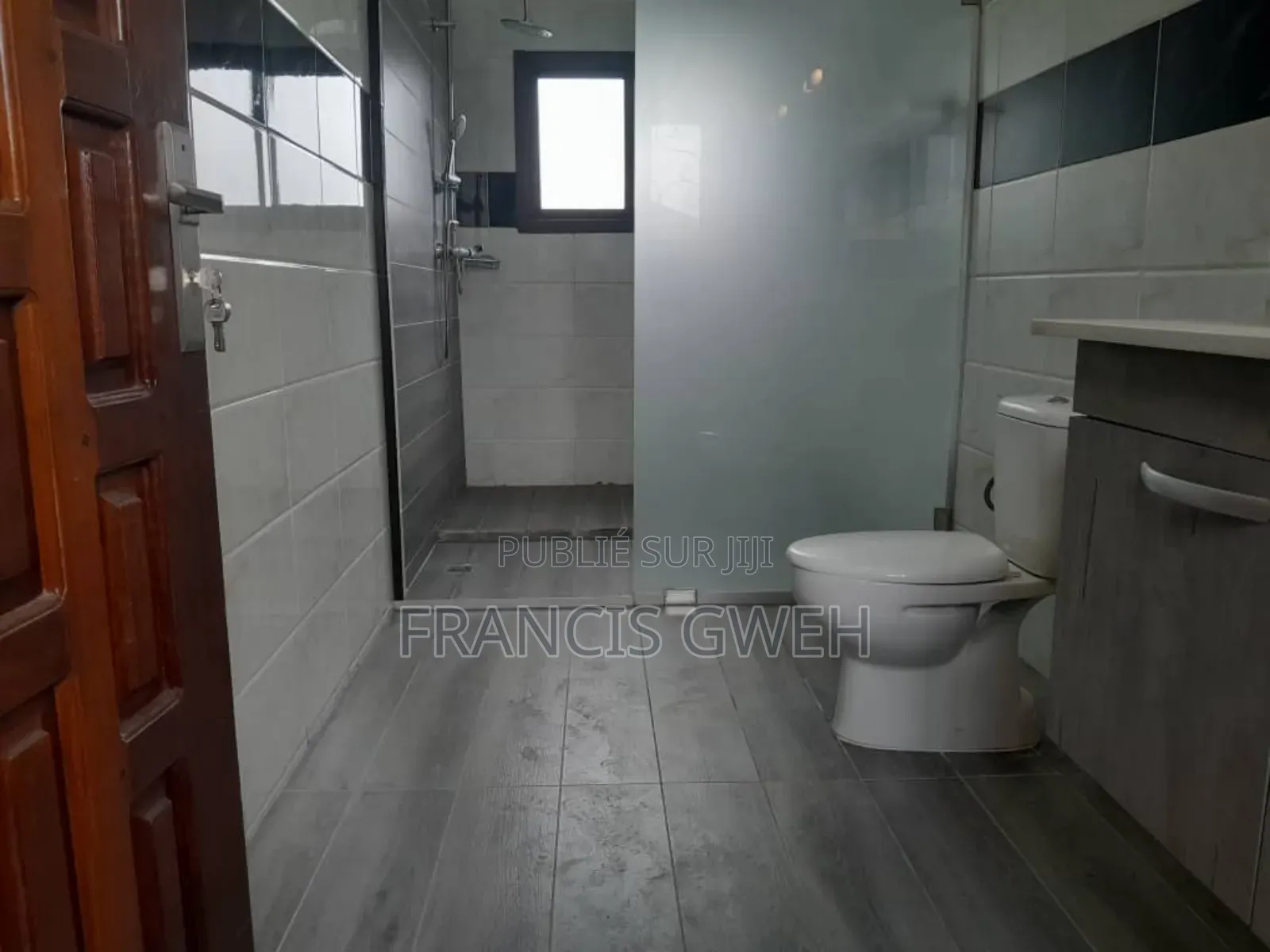 4chbre Duplex dans Francis Gweh, Cocody à Louer