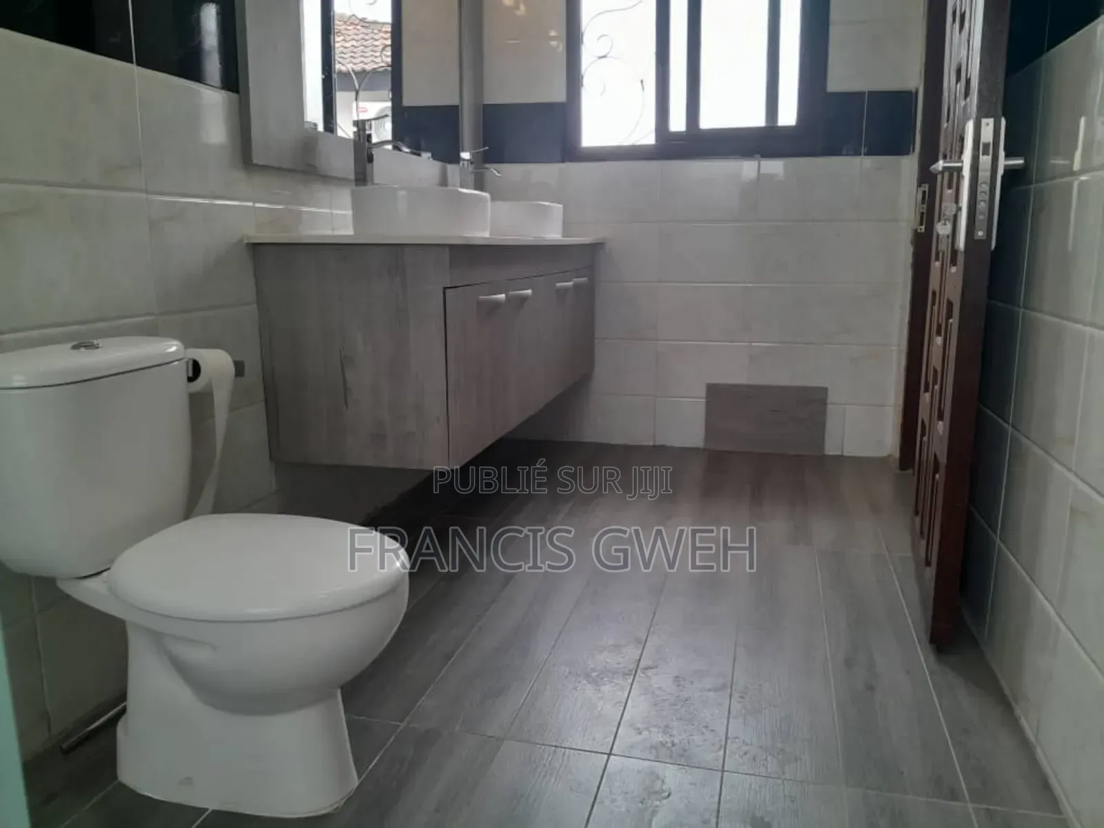 4chbre Duplex dans Francis Gweh, Cocody à Louer