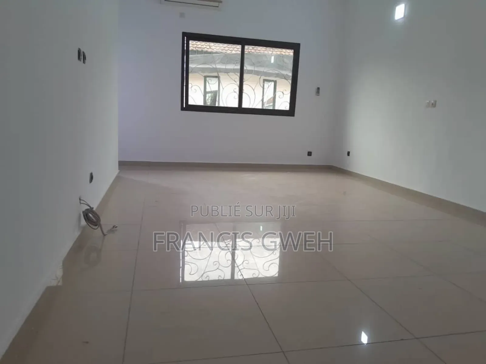 4chbre Duplex dans Francis Gweh, Cocody à Louer