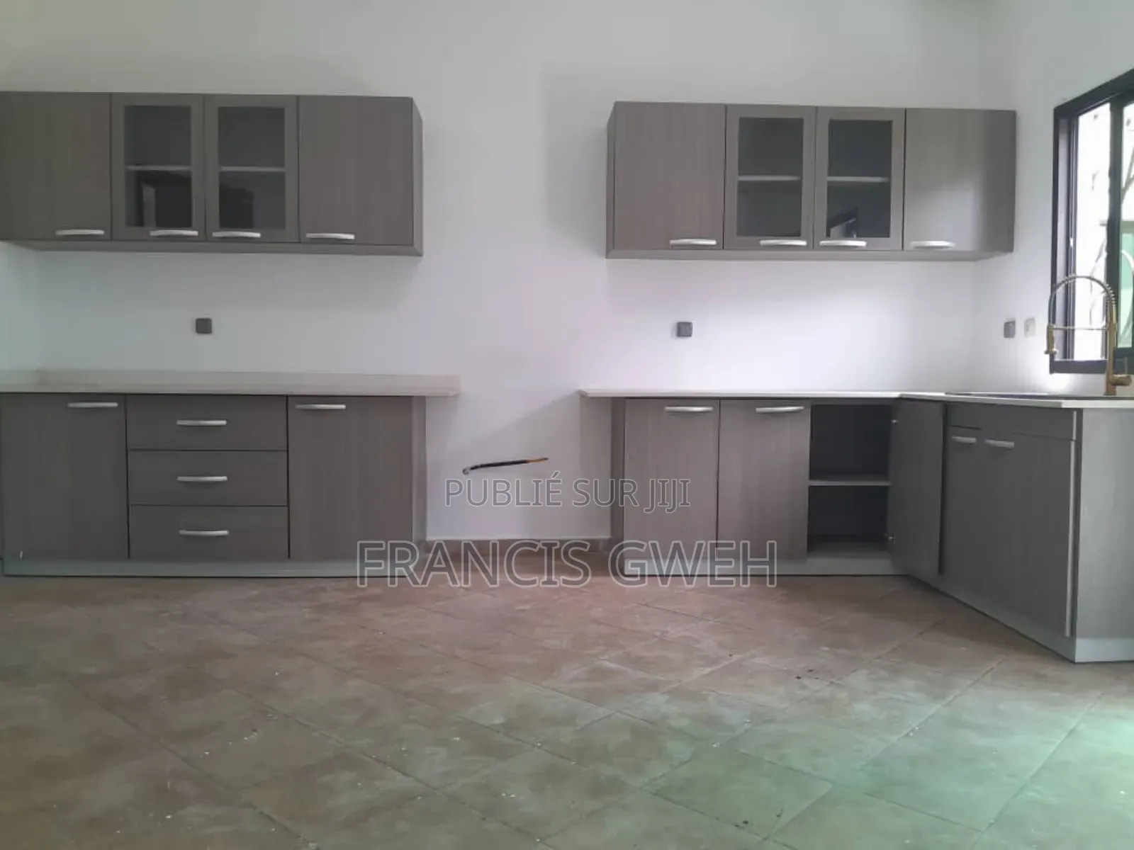 4chbre Duplex dans Francis Gweh, Cocody à Louer