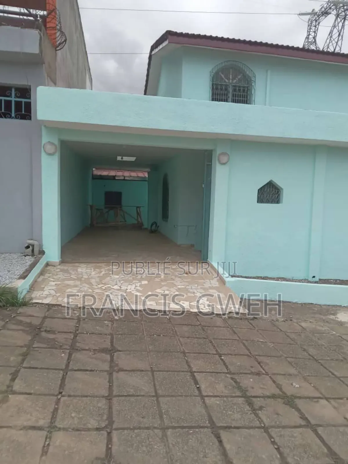 4chbre Duplex dans Francis Gweh, Cocody à Louer