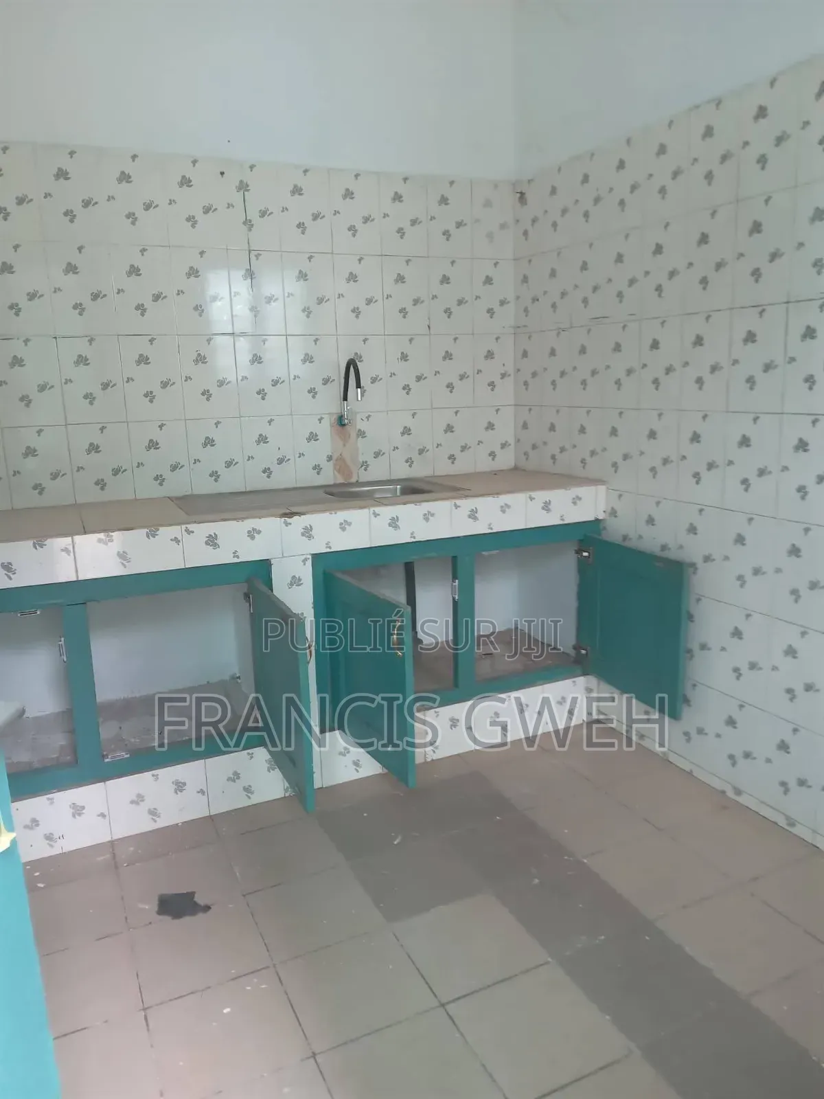 4chbre Duplex dans Francis Gweh, Cocody à Louer