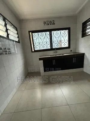 7chbre Duplex dans Francis Gweh, Cocody à Louer