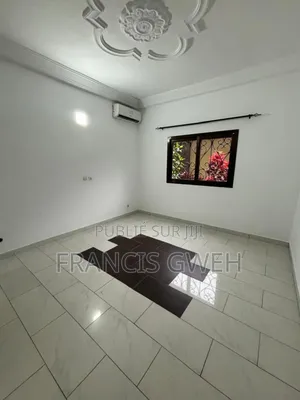 7chbre Duplex dans Francis Gweh, Cocody à Louer
