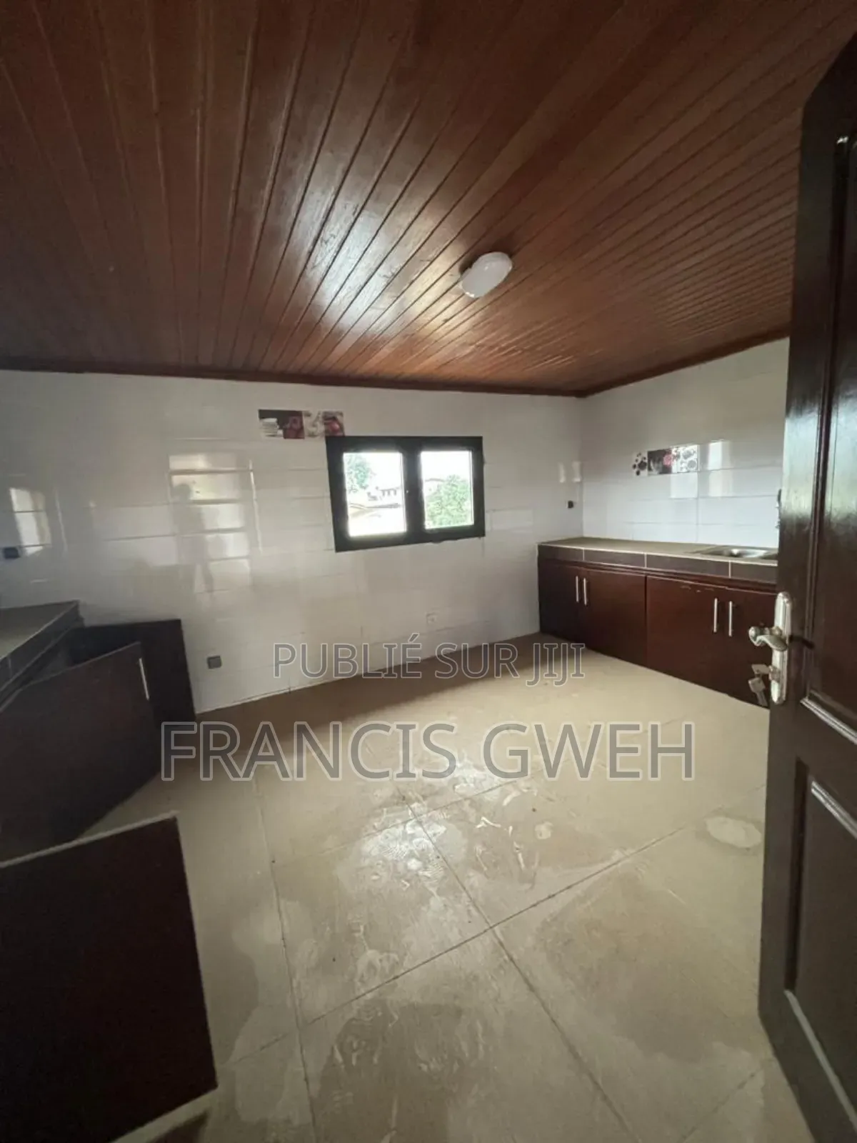 7chbre Duplex dans Francis Gweh, Cocody à Louer