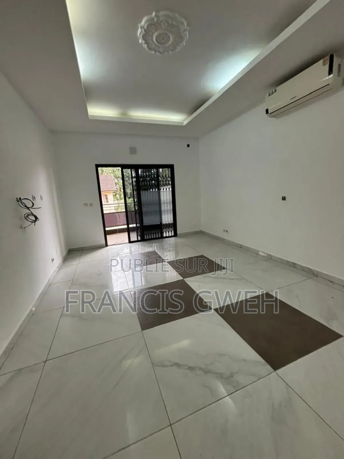 7chbre Duplex dans Francis Gweh, Cocody à Louer