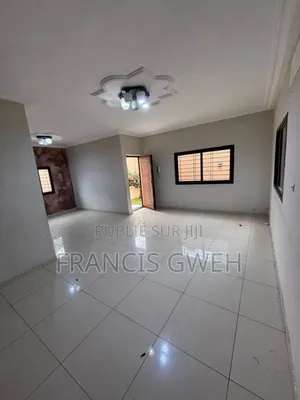 3chbre Duplex dans Francis Gweh, Cocody à Louer