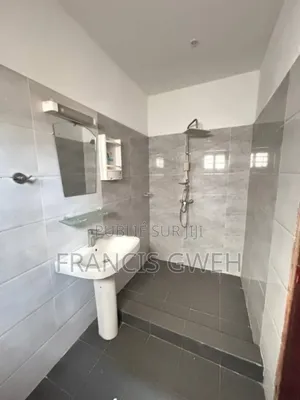 3chbre Duplex dans Francis Gweh, Cocody à Louer
