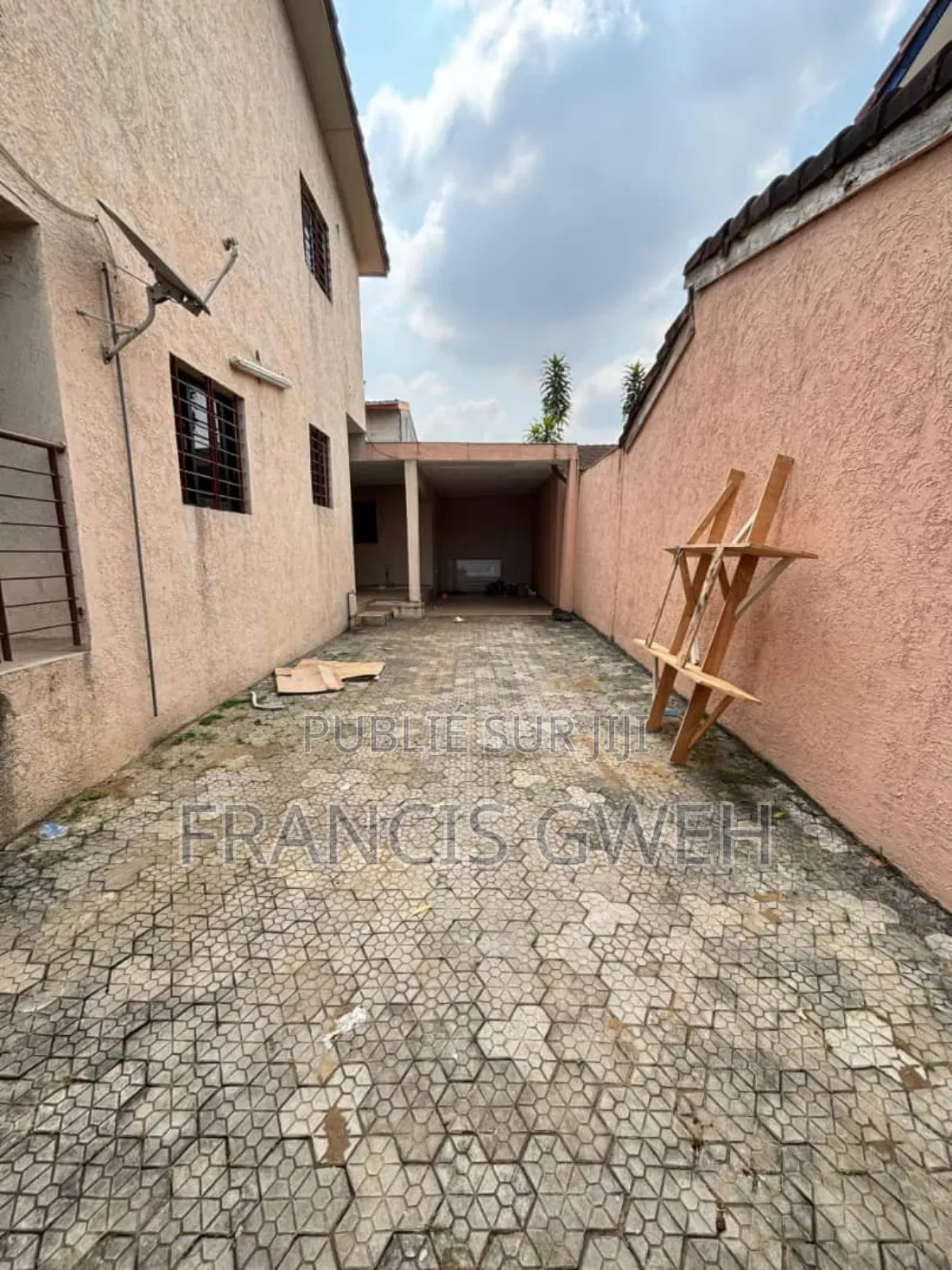 3chbre Duplex dans Francis Gweh, Cocody à Louer