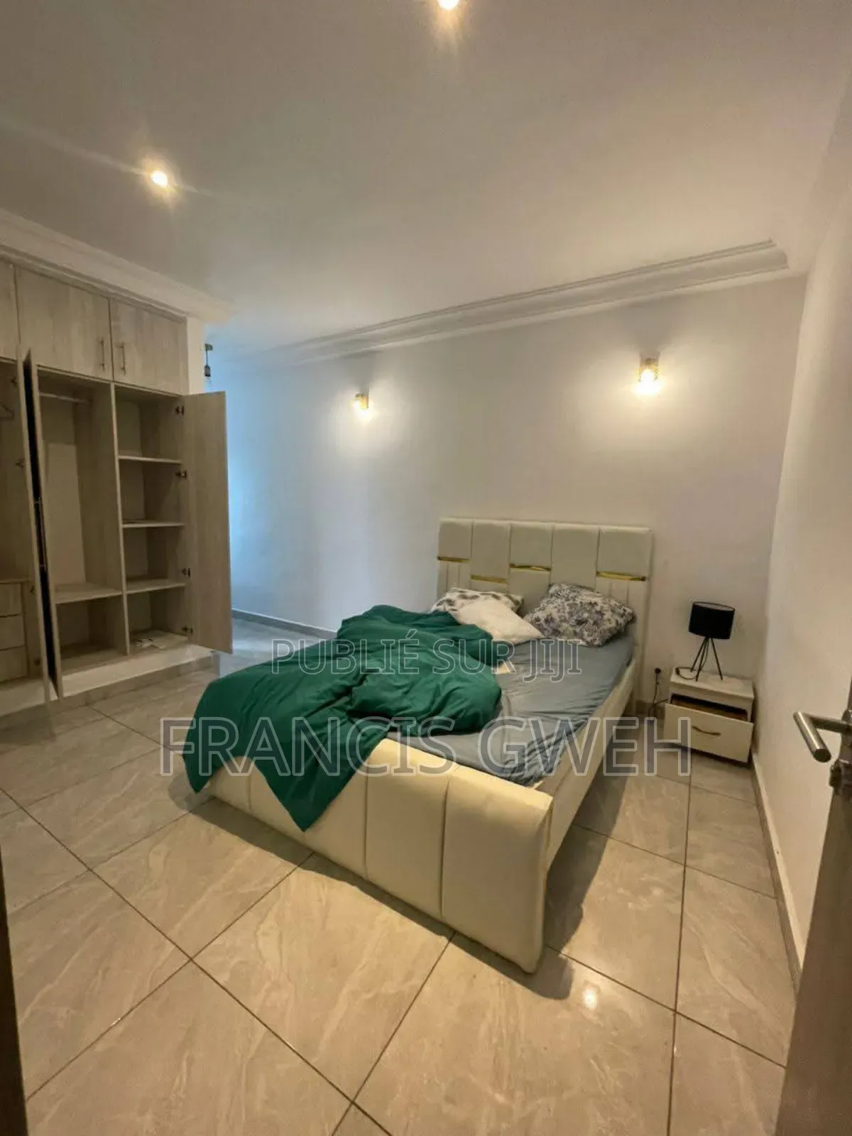 2chbre Appartement dans Francis Gweh, Cocody à Louer