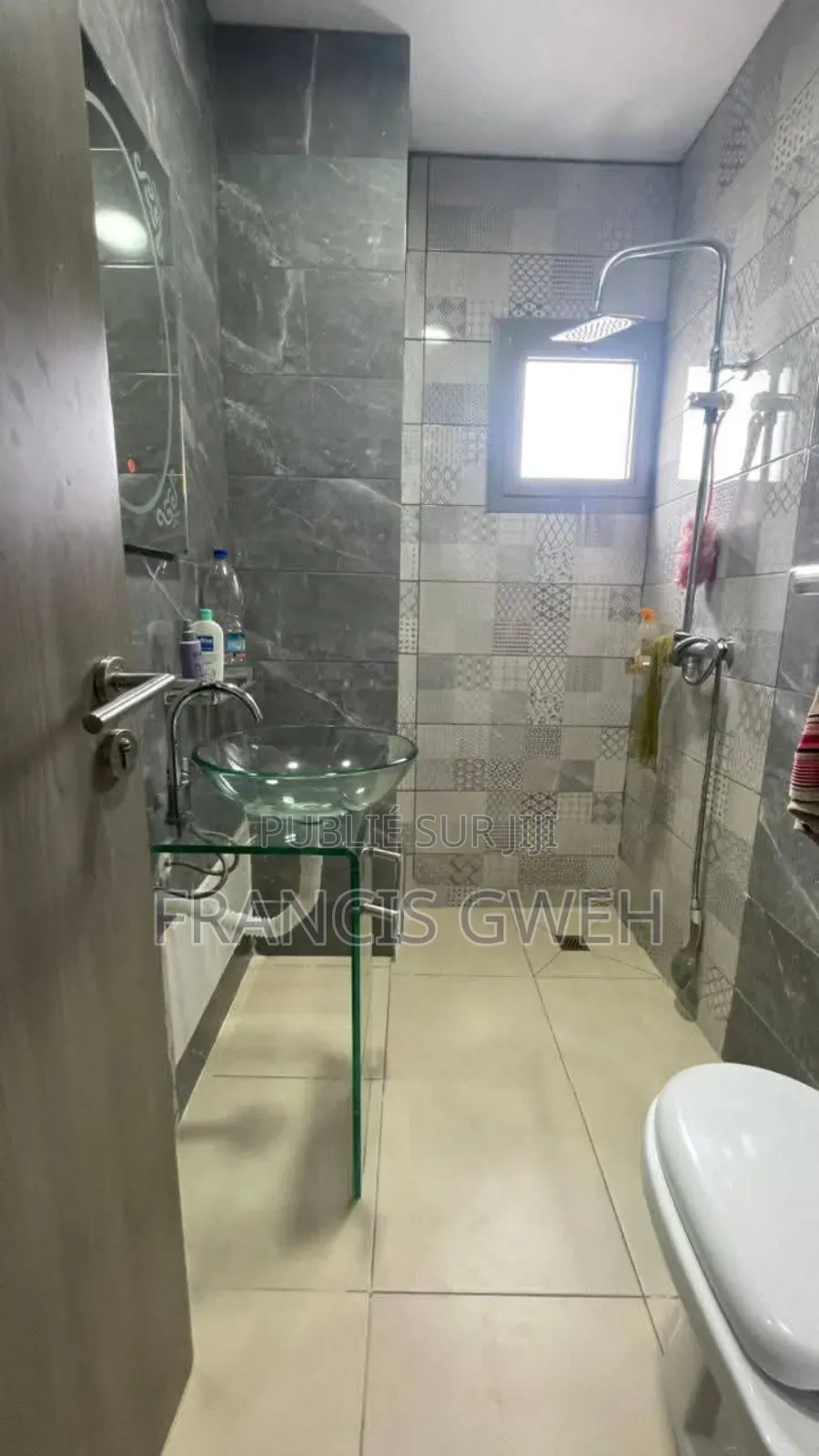 2chbre Appartement dans Francis Gweh, Cocody à Louer